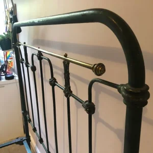 Antique vintage cast iron small double bed frame - Image 4
