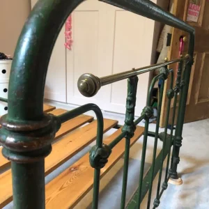 Antique vintage cast iron small double bed frame - Image 6