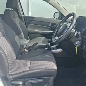 2021 Suzuki Vitara 1.4 Boosterjet MHEV Hybrid SUV - Image 8