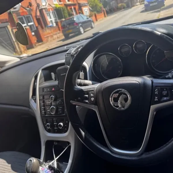 Vauxhall Astra Hatchback 2014 Manual 1398cc 5-door