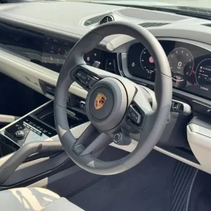 2025 Porsche Cayenne E-Hybrid 5-door S Coupe - Image 7