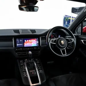 2021 Porsche Macan 2.0T 5-door SUV with PDK and 4WD - Image 7