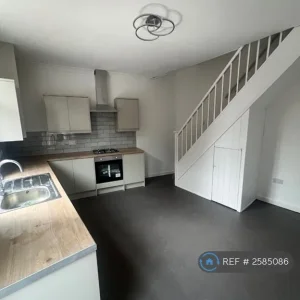 2 bedroom terraced house in Bannister Street, Altrincham, Trafford - Image 3