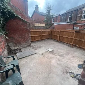 2 bedroom terraced house in Bannister Street, Altrincham, Trafford - Image 5