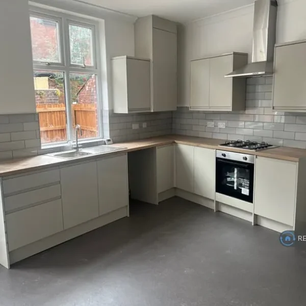 2 bedroom terraced house in Bannister Street, Altrincham, Trafford