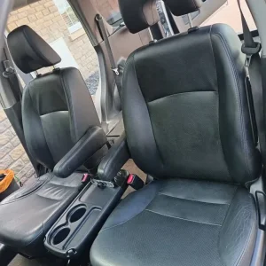 Honda CR-V 2.0 i-VTEC Executive Auto with Leather Seats and Sunroof - Image 3