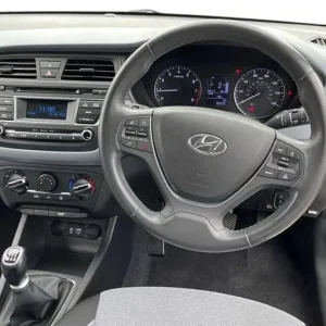 2016 Hyundai i20 1.2 SE 5-door hatchback manual - Image 4