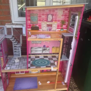 Big free dollhouse