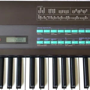 Yamaha DX7 Synthesiser with Factory Cartridges and Owners Manual - Image 2