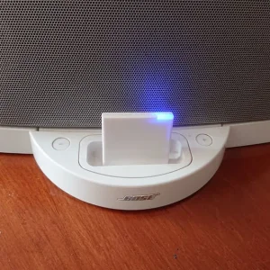 Bose speaker with Bluetooth attachment - Image 2