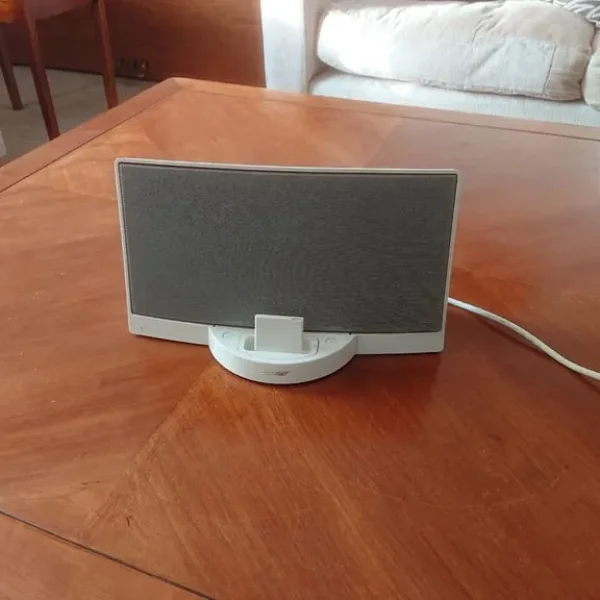 Bose speaker with Bluetooth attachment
