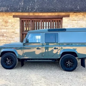 2014 Land Rover Defender XS Utility Wagon TDCi [2.2] Panel Van Diesel Manual - Image 4