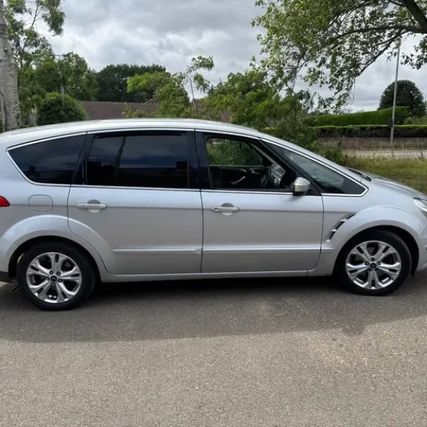 Ford S-Max MPV 2013 1997cc 5-door semi-auto