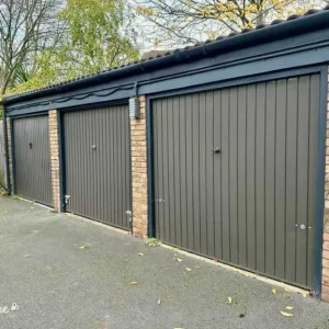 Garage space in Penrhyndeudraeth, A487 - Image 2