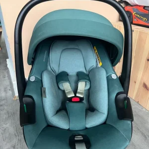 Maxi-cosi pebble car seat in green - Image 2
