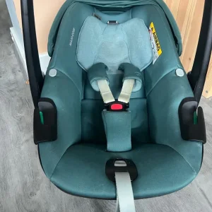 Maxi-cosi pebble car seat in green - Image 7