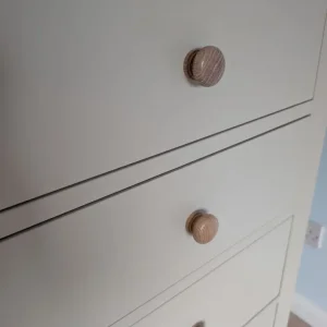 Cotswold Company Chester Dove Grey 5-drawer chest - Image 2