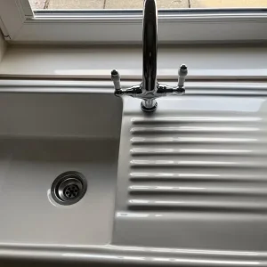 White ceramic sink - Image 3