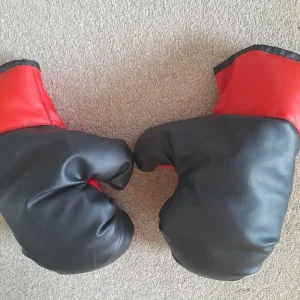 Boxing punch bag with gloves and pump - Image 4