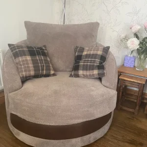 Cuddle chair 360 turn