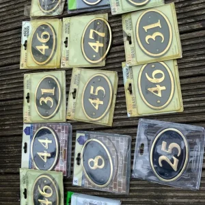 13 brass number plates - Image 2