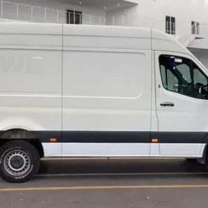 Mercedes-Benz Sprinter 316 CDI 2.1L AWD Medium Roof Panel Van - Image 4