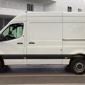 Mercedes-Benz Sprinter 316 CDI 2.1L AWD Medium Roof Panel Van - Image 8