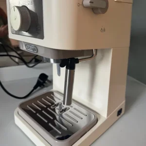 Delonghi coffee machine - Image 2