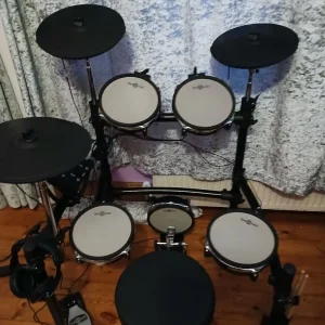 Digital Drums 470x mesh kit with pedal and accessories - Image 4