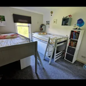 3 bedroom flat in Hughenden Gardens, Berkshire, Reading - Image 6