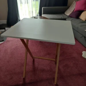 White folding table