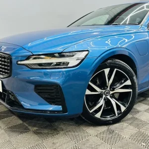 2021 Volvo V60 2.0 T6 Recharge PHEV R DESIGN 5dr AWD Auto ESTATE Petrol Parallel Phev Automatic - Image 3
