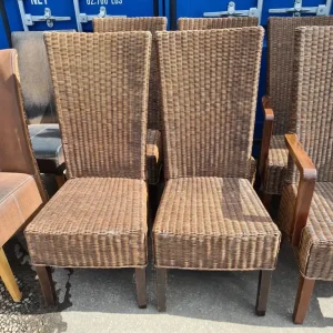 Table and chairs - Image 4