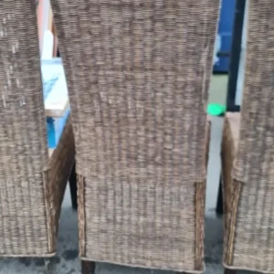 Table and chairs - Image 7