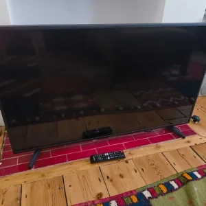 Samsung 43 inch 4K Smart TV - Image 3