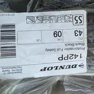 Dunlop safety wellies size 9 - Image 3