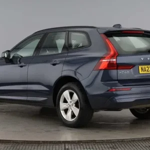 2022 Volvo XC60 Momentum Estate AWD Hybrid - Image 3