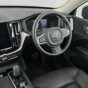 2022 Volvo XC60 Momentum Estate AWD Hybrid - Image 8