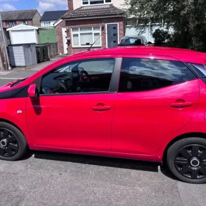 2015 Toyota Aygo 1.0L Manual 5-door hatchback - Image 5