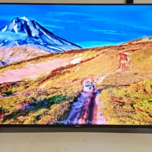 Hisense 50 inch smart 4k ultra HD led TV unused with remote - Image 2