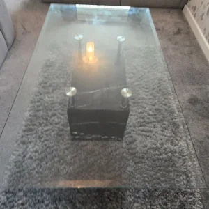 beautiful Spanish glass coffee table with marble base - Image 4