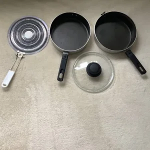 Camping skillet and 2 pans with Pyrex lid