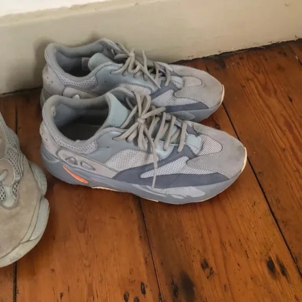 Adidas Yeezy size 8