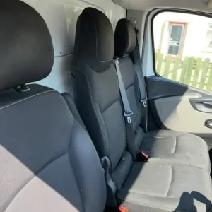 Renault TRAFIC Panel Van 2015 Manual 1598cc - Image 3