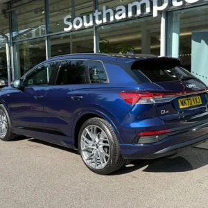 2023 Audi Q4 e-tron 50 Edition 1 Estate 5dr Electric - Image 3