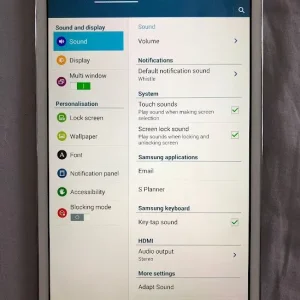 Samsung Galaxy Pro Tablet in Great Condition - Image 8