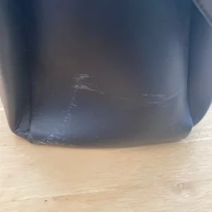 Good condition black handbag - Image 5