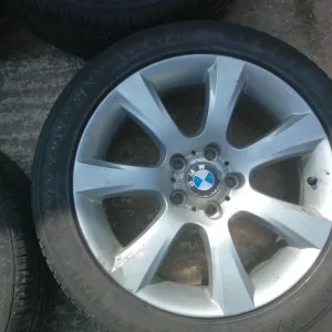 Genuine 18 inch BMW alloys with decent tyres - Image 3