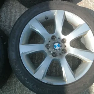 Genuine 18 inch BMW alloys with decent tyres - Image 4
