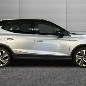 2024 SEAT Arona 1.0 TSI FR Sport 5-door Hatchback - Image 4
